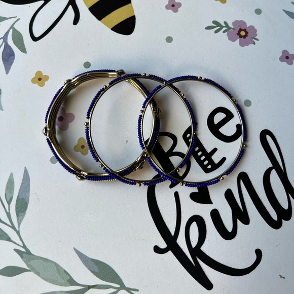 Beautiful set of 3 gold tone bracelets with blue beads - Picture 4 of 15